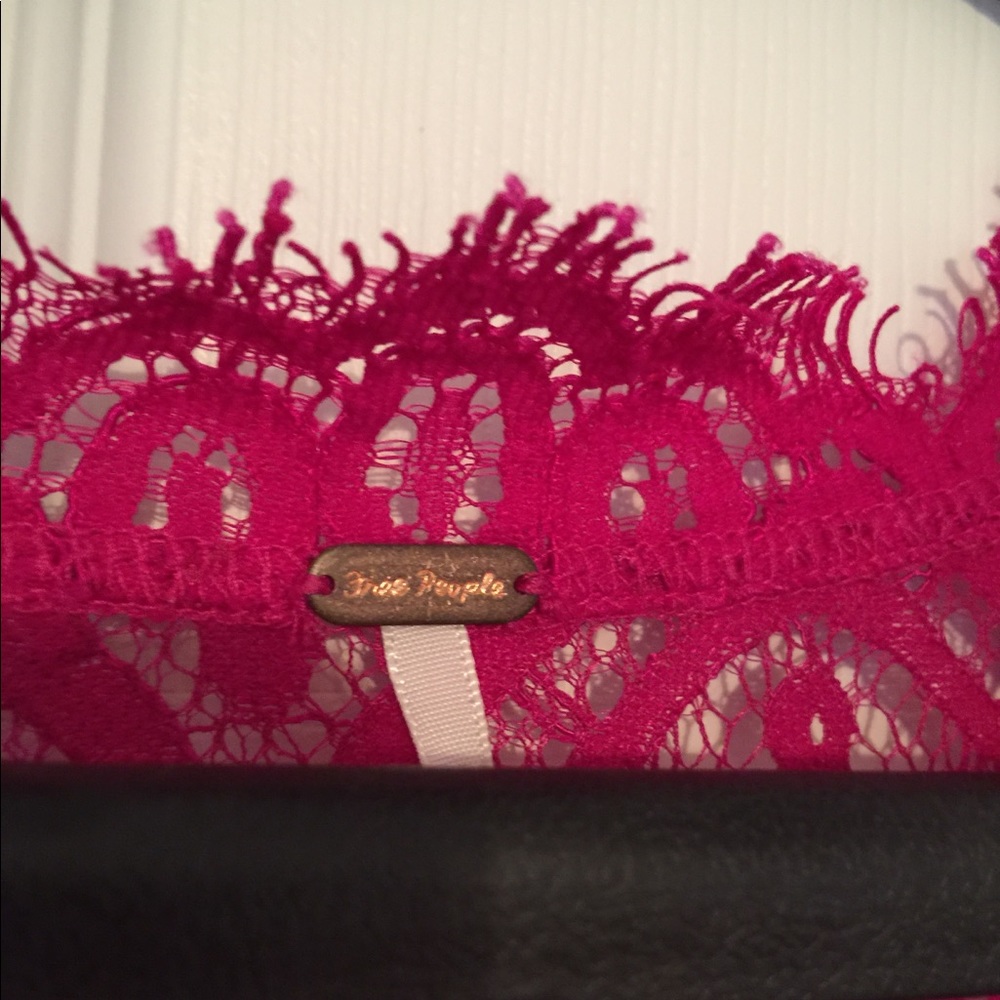 Hot pink lace dress - Picture 2 of 4